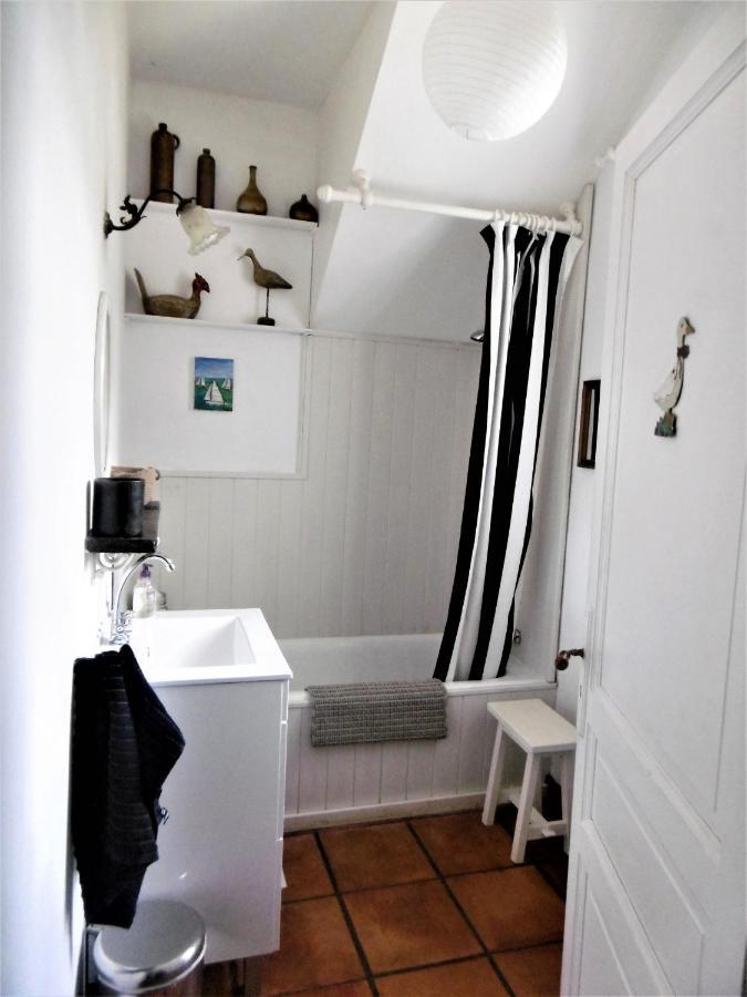 Le Chai Maison De Charme Pour Tribu Joyeuse Le Chateau-d'Oleron Exterior photo