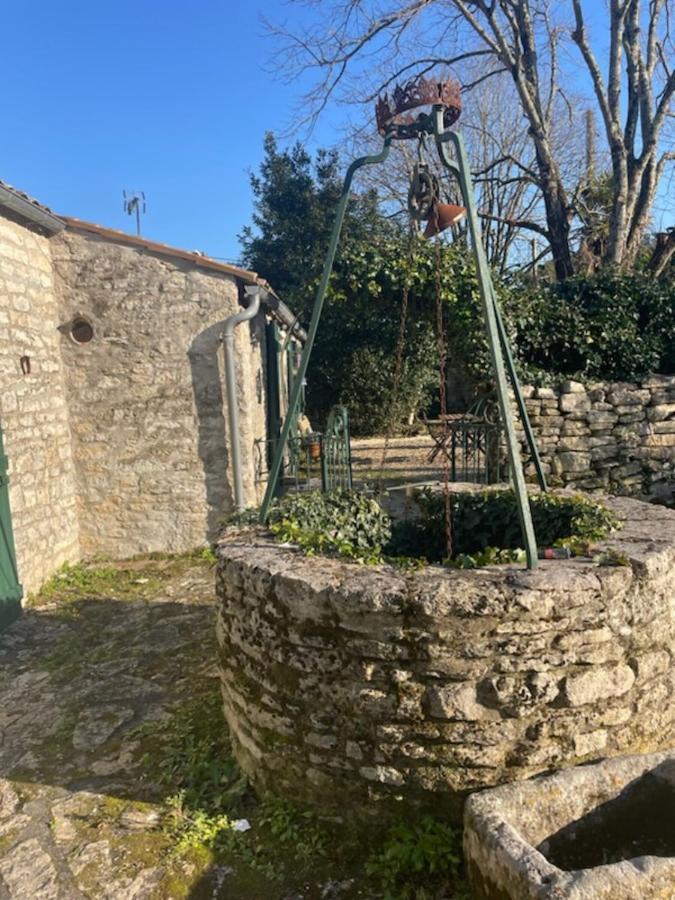Le Chai Maison De Charme Pour Tribu Joyeuse Le Chateau-d'Oleron Exterior photo