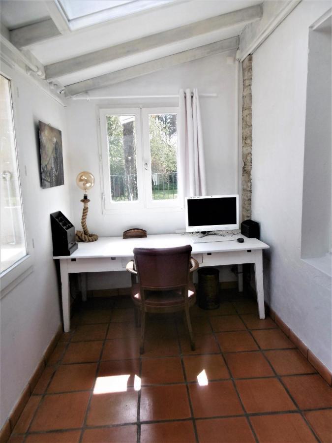 Le Chai Maison De Charme Pour Tribu Joyeuse Le Chateau-d'Oleron Exterior photo